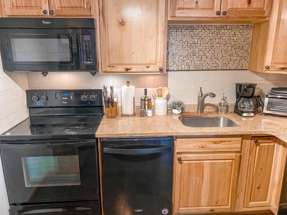 Ski-In Ski-Out Luxury Condo With Hot Tub And Pools Snowshoe Luaran gambar